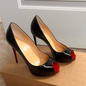 Brand NIB New Very Privé 120 mm Platform pumps - black Patent calf leather sz 6